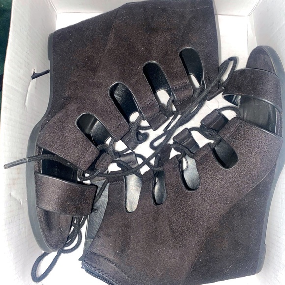 Shiek Wedge Shoes - Picture 1 of 6